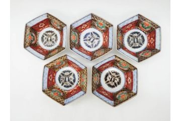 幕末〜明治　伊万里焼　4.1寸　約13cm　金襴手が見事な六角皿5枚セット(色絵、花文、裏印、深鉢、変形皿、小鉢、向付、器、四寸一分、和食器)(R-077386)