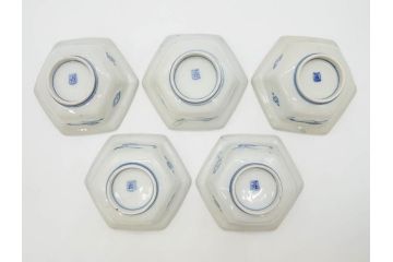幕末〜明治　伊万里焼　4.1寸　約13cm　金襴手が見事な六角皿5枚セット(色絵、花文、裏印、深鉢、変形皿、小鉢、向付、器、四寸一分、和食器)(R-077386)