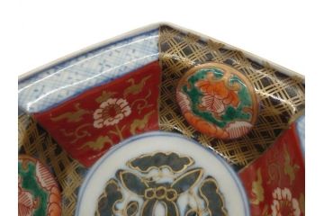 幕末〜明治　伊万里焼　4.1寸　約13cm　金襴手が見事な六角皿5枚セット(色絵、花文、裏印、深鉢、変形皿、小鉢、向付、器、四寸一分、和食器)(R-077386)