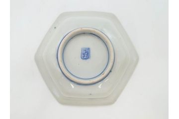 幕末〜明治　伊万里焼　4.1寸　約13cm　金襴手が見事な六角皿5枚セット(色絵、花文、裏印、深鉢、変形皿、小鉢、向付、器、四寸一分、和食器)(R-077386)