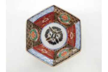 幕末〜明治　伊万里焼　4.1寸　約13cm　金襴手が見事な六角皿5枚セット(色絵、花文、裏印、深鉢、変形皿、小鉢、向付、器、四寸一分、和食器)(R-077386)