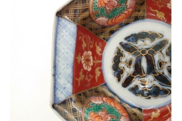 幕末〜明治　伊万里焼　4.1寸　約13cm　金襴手が見事な六角皿4枚セット(色絵、花文、裏印、深鉢、変形皿、小鉢、向付、器、四寸一分、和食器)(R-077387)