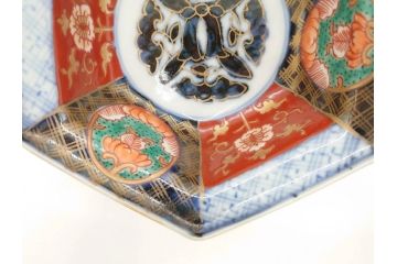 幕末〜明治　伊万里焼　4.1寸　約13cm　金襴手が見事な六角皿4枚セット(色絵、花文、裏印、深鉢、変形皿、小鉢、向付、器、四寸一分、和食器)(R-077387)