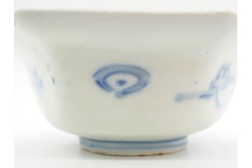 幕末〜明治　伊万里焼　4.1寸　約13cm　金襴手が見事な六角皿4枚セット(色絵、花文、裏印、深鉢、変形皿、小鉢、向付、器、四寸一分、和食器)(R-077387)