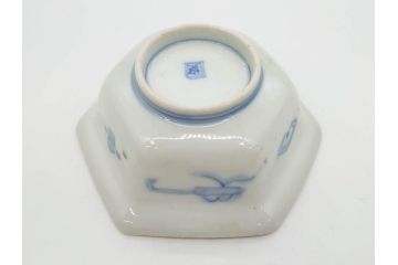 幕末〜明治　伊万里焼　4.1寸　約13cm　金襴手が見事な六角皿4枚セット(色絵、花文、裏印、深鉢、変形皿、小鉢、向付、器、四寸一分、和食器)(R-077387)