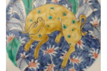 江戸期　古伊万里　上手物　色絵　二重角福　渦福　松竹梅・獅子図　約26cm　8.5寸　色鮮やかな絵付けが目を惹く深鉢(大鉢、八寸五分、和食器、和皿、深皿)(R-077389)