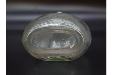 大正〜昭和初期　FEEDING BOTTLE　I.IWASAKI&CO.　レトロなディスプレイを盛り上げるエンボス瓶(哺乳瓶、ボトル、日本製、ガラス瓶)(R-077391)