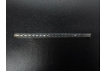 大正〜昭和初期　FEEDING BOTTLE　I.IWASAKI&CO.　レトロなディスプレイを盛り上げるエンボス瓶(哺乳瓶、ボトル、日本製、ガラス瓶)(R-077392)
