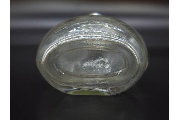 大正〜昭和初期　FEEDING BOTTLE　I.IWASAKI&CO.　レトロなディスプレイを盛り上げるエンボス瓶(哺乳瓶、ボトル、日本製、ガラス瓶)(R-077393)