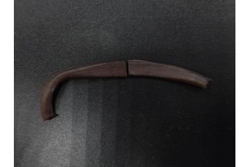 大正〜昭和初期　FEEDING BOTTLE　I.IWASAKI&CO.　レトロなディスプレイを盛り上げるエンボス瓶(哺乳瓶、ボトル、日本製、ガラス瓶)(R-077393)