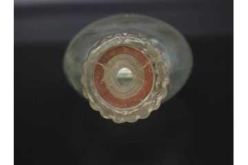大正〜昭和初期　FEEDING BOTTLE　I.IWASAKI&CO.　レトロなディスプレイを盛り上げるエンボス瓶(哺乳瓶、ボトル、日本製、ガラス瓶)(R-077394)