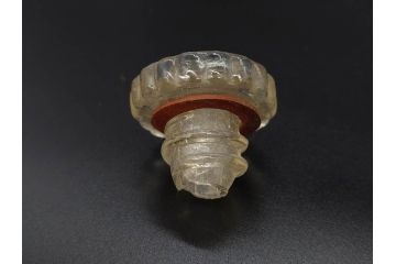 大正〜昭和初期　FEEDING BOTTLE　I.IWASAKI&CO.　レトロなディスプレイを盛り上げるエンボス瓶(哺乳瓶、ボトル、日本製、ガラス瓶)(R-077394)