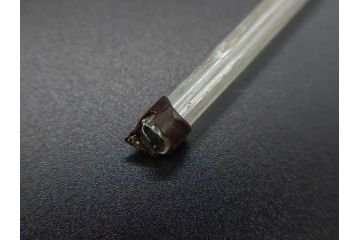 大正〜昭和初期　FEEDING BOTTLE　I.IWASAKI&CO.　レトロなディスプレイを盛り上げるエンボス瓶(哺乳瓶、ボトル、日本製、ガラス瓶)(R-077394)