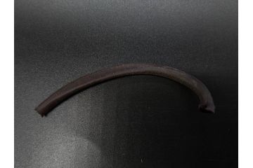 大正〜昭和初期　FEEDING BOTTLE　I.IWASAKI&CO.　レトロなディスプレイを盛り上げるエンボス瓶(哺乳瓶、ボトル、日本製、ガラス瓶)(R-077394)