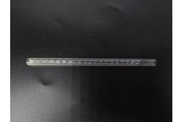 大正〜昭和初期　FEEDING BOTTLE　I.IWASAKI&CO.　レトロなディスプレイを盛り上げるエンボス瓶(哺乳瓶、ボトル、日本製、ガラス瓶)(R-077395)