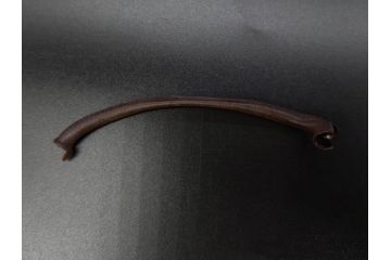大正〜昭和初期　FEEDING BOTTLE　I.IWASAKI&CO.　レトロなディスプレイを盛り上げるエンボス瓶(哺乳瓶、ボトル、日本製、ガラス瓶)(R-077395)
