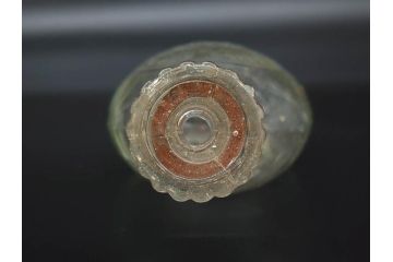 大正〜昭和初期　FEEDING BOTTLE　I.IWASAKI&CO.　レトロなディスプレイを盛り上げるエンボス瓶(哺乳瓶、ボトル、日本製、ガラス瓶)(R-077396)