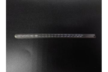 大正〜昭和初期　FEEDING BOTTLE　I.IWASAKI&CO.　レトロなディスプレイを盛り上げるエンボス瓶(哺乳瓶、ボトル、日本製、ガラス瓶)(R-077396)