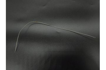 大正〜昭和初期　FEEDING BOTTLE　I.IWASAKI&CO.　レトロなディスプレイを盛り上げるエンボス瓶(哺乳瓶、ボトル、日本製、ガラス瓶)(R-077397)