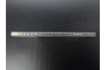 大正〜昭和初期　FEEDING BOTTLE　I.IWASAKI&CO.　レトロなディスプレイを盛り上げるエンボス瓶(哺乳瓶、ボトル、日本製、ガラス瓶)(R-077397)