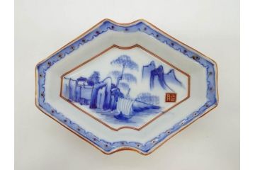 明治〜大正期　伊万里　染付　山水船図　約18cm　5.9寸　鮮やかな青に金と赤色が映える変形皿6枚セット(菱形、八角、金彩、五寸九分、和食器、和皿)(R-077409)