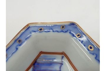 明治〜大正期　伊万里　染付　山水船図　約18cm　5.9寸　鮮やかな青に金と赤色が映える変形皿6枚セット(菱形、八角、金彩、五寸九分、和食器、和皿)(R-077409)