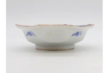 明治〜大正期　伊万里　染付　山水船図　約18cm　5.9寸　鮮やかな青に金と赤色が映える変形皿6枚セット(菱形、八角、金彩、五寸九分、和食器、和皿)(R-077409)