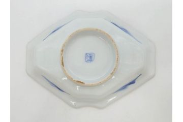 明治〜大正期　伊万里　染付　山水船図　約18cm　5.9寸　鮮やかな青に金と赤色が映える変形皿6枚セット(菱形、八角、金彩、五寸九分、和食器、和皿)(R-077409)