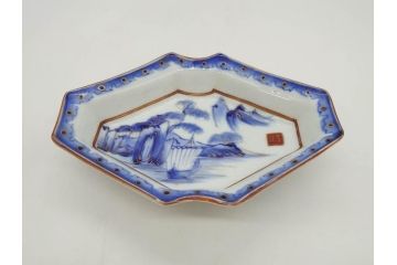 明治〜大正期　伊万里　染付　山水船図　約18cm　5.9寸　鮮やかな青に金と赤色が映える変形皿6枚セット(菱形、八角、金彩、五寸九分、和食器、和皿)(R-077409)