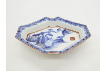 明治〜大正期　伊万里　染付　山水船図　約18cm　5.9寸　鮮やかな青に金と赤色が映える変形皿6枚セット(菱形、八角、金彩、五寸九分、和食器、和皿)(R-077409)