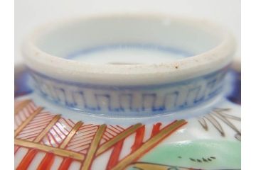 明治期　伊万里焼　色絵　桃印　鳳凰菊雷文　約12cm　4.1寸　色鮮やかな染付と金彩で装飾された豪華な蓋付き茶碗3客セット(金彩、器、どんぶり、和皿、和食器、四寸一分)(R-077412)