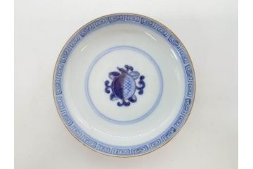 明治期　伊万里焼　色絵　桃印　鳳凰菊雷文　約12cm　4.1寸　色鮮やかな染付と金彩で装飾された豪華な蓋付き茶碗3客セット(金彩、器、どんぶり、和皿、和食器、四寸一分)(R-077412)