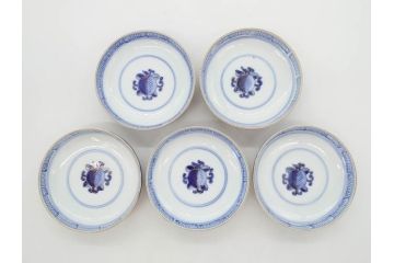 明治期　伊万里焼　色絵　桃印　鳳凰菊雷文　約12cm　4.1寸　色鮮やかな染付と金彩で装飾された豪華な蓋付き茶碗5客セット(金彩、器、どんぶり、和皿、和食器、四寸一分)(R-077413)