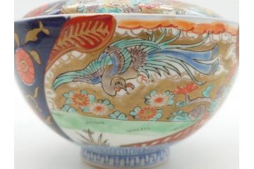 明治期　伊万里焼　色絵　桃印　鳳凰菊雷文　約12cm　4.1寸　色鮮やかな染付と金彩で装飾された豪華な蓋付き茶碗5客セット(金彩、器、どんぶり、和皿、和食器、四寸一分)(R-077413)