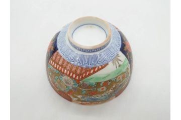 明治期　伊万里焼　色絵　桃印　鳳凰菊雷文　約12cm　4.1寸　色鮮やかな染付と金彩で装飾された豪華な蓋付き茶碗5客セット(金彩、器、どんぶり、和皿、和食器、四寸一分)(R-077413)