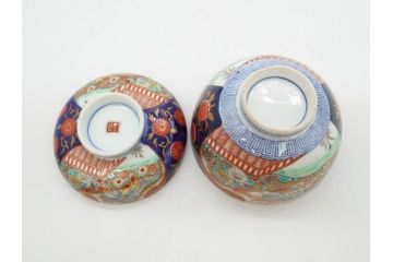 明治期　伊万里焼　色絵　桃印　鳳凰菊雷文　約12cm　4.1寸　色鮮やかな染付と金彩で装飾された豪華な蓋付き茶碗5客セット(金彩、器、どんぶり、和皿、和食器、四寸一分)(R-077413)