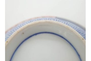 明治期　伊万里焼　色絵　桃印　鳳凰菊雷文　約12cm　4.1寸　色鮮やかな染付と金彩で装飾された豪華な蓋付き茶碗5客セット(金彩、器、どんぶり、和皿、和食器、四寸一分)(R-077413)