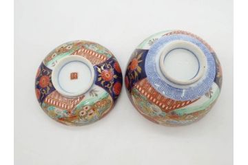 明治期　伊万里焼　色絵　桃印　鳳凰菊雷文　約12cm　4.1寸　色鮮やかな染付と金彩で装飾された豪華な蓋付き茶碗5客セット(金彩、器、どんぶり、和皿、和食器、四寸一分)(R-077413)