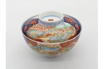 明治期　伊万里焼　色絵　桃印　鳳凰菊雷文　約12cm　4.1寸　色鮮やかな染付と金彩で装飾された豪華な蓋付き茶碗5客セット(金彩、器、どんぶり、和皿、和食器、四寸一分)(R-077413)