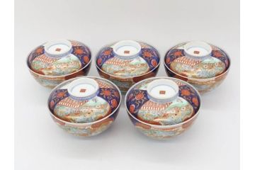 明治期　伊万里焼　色絵　桃印　鳳凰菊雷文　約12cm　4.1寸　色鮮やかな染付と金彩で装飾された豪華な蓋付き茶碗5客セット(金彩、器、どんぶり、和皿、和食器、四寸一分)(R-077414)