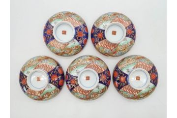 明治期　伊万里焼　色絵　桃印　鳳凰菊雷文　約12cm　4.1寸　色鮮やかな染付と金彩で装飾された豪華な蓋付き茶碗5客セット(金彩、器、どんぶり、和皿、和食器、四寸一分)(R-077414)