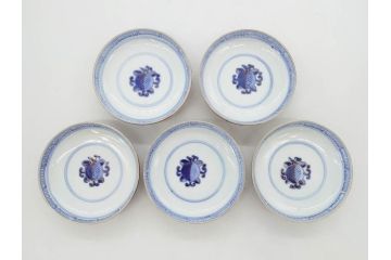 明治期　伊万里焼　色絵　桃印　鳳凰菊雷文　約12cm　4.1寸　色鮮やかな染付と金彩で装飾された豪華な蓋付き茶碗5客セット(金彩、器、どんぶり、和皿、和食器、四寸一分)(R-077414)