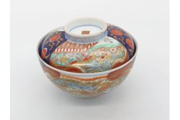 明治期　伊万里焼　色絵　桃印　鳳凰菊雷文　約12cm　4.1寸　色鮮やかな染付と金彩で装飾された豪華な蓋付き茶碗5客セット(金彩、器、どんぶり、和皿、和食器、四寸一分)(R-077414)