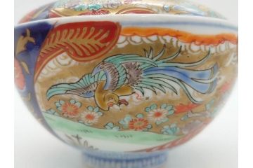 明治期　伊万里焼　色絵　桃印　鳳凰菊雷文　約12cm　4.1寸　色鮮やかな染付と金彩で装飾された豪華な蓋付き茶碗5客セット(金彩、器、どんぶり、和皿、和食器、四寸一分)(R-077414)