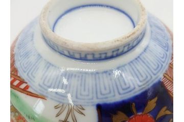 明治期　伊万里焼　色絵　桃印　鳳凰菊雷文　約12cm　4.1寸　色鮮やかな染付と金彩で装飾された豪華な蓋付き茶碗5客セット(金彩、器、どんぶり、和皿、和食器、四寸一分)(R-077414)