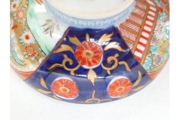 明治期　伊万里焼　色絵　桃印　鳳凰菊雷文　約12cm　4.1寸　色鮮やかな染付と金彩で装飾された豪華な蓋付き茶碗5客セット(金彩、器、どんぶり、和皿、和食器、四寸一分)(R-077414)
