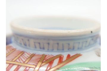 明治期　伊万里焼　色絵　桃印　鳳凰菊雷文　約12cm　4.1寸　色鮮やかな染付と金彩で装飾された豪華な蓋付き茶碗5客セット(金彩、器、どんぶり、和皿、和食器、四寸一分)(R-077414)