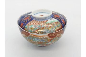 明治期　伊万里焼　色絵　桃印　鳳凰菊雷文　約12cm　4.1寸　色鮮やかな染付と金彩で装飾された豪華な蓋付き茶碗5客セット(金彩、器、どんぶり、和皿、和食器、四寸一分)(R-077414)