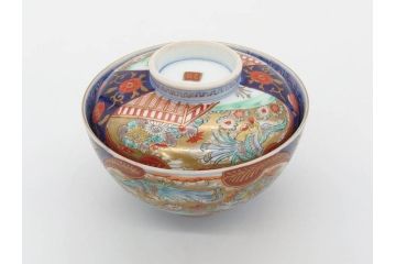 明治期　伊万里焼　色絵　桃印　鳳凰菊雷文　約12cm　4.1寸　色鮮やかな染付と金彩で装飾された豪華な蓋付き茶碗5客セット(金彩、器、どんぶり、和皿、和食器、四寸一分)(R-077414)
