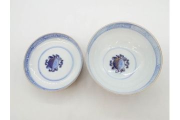 明治期　伊万里焼　色絵　桃印　鳳凰菊雷文　約12cm　4.1寸　色鮮やかな染付と金彩で装飾された豪華な蓋付き茶碗5客セット(金彩、器、どんぶり、和皿、和食器、四寸一分)(R-077414)
